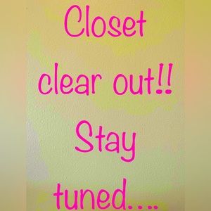 Huge closet clear out!!! New things added daily!!!!! 🛍️🛍️🛍️